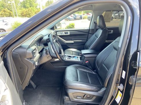 Used 2022 Ford Explorer Limited w/ Equipment Group 301A RWD image 33