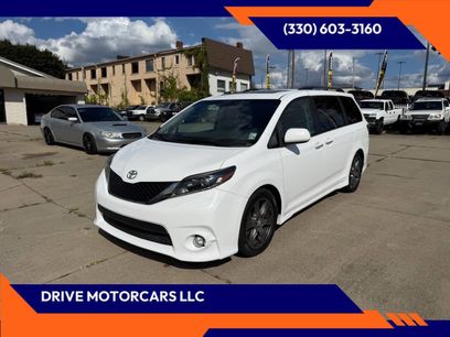 Used 2017 Toyota Sienna SE Premium