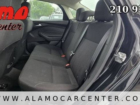 Used 2018 Ford Focus SE FWD image 27