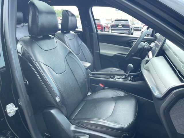 Used 2023 Jeep Compass Limited w/ Sun and Sound Group AWD/4WD image 28