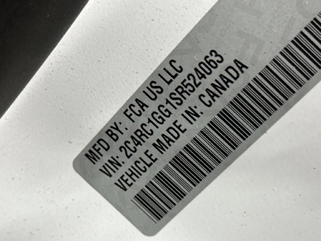 Used 2025 Chrysler Pacifica Limited FWD image 29