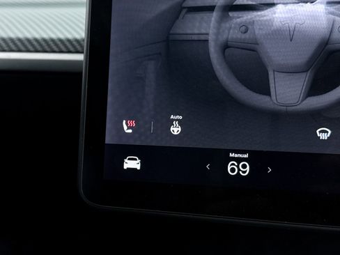 Used 2021 Tesla Model Y Long Range image 27