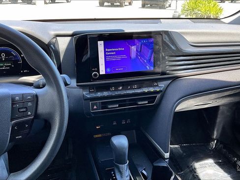 Used 2025 Toyota Camry LE FWD image 9