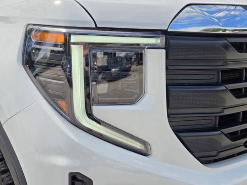 Used 2025 GMC Sierra 1500 Pro w/ X31 Off-Road Package AWD/4WD image 2