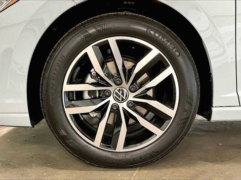 New 2025 Volkswagen Jetta SE image 14