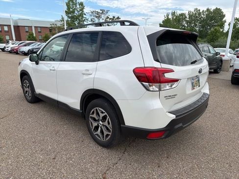 Used 2023 Subaru Forester Premium AWD/4WD image 4