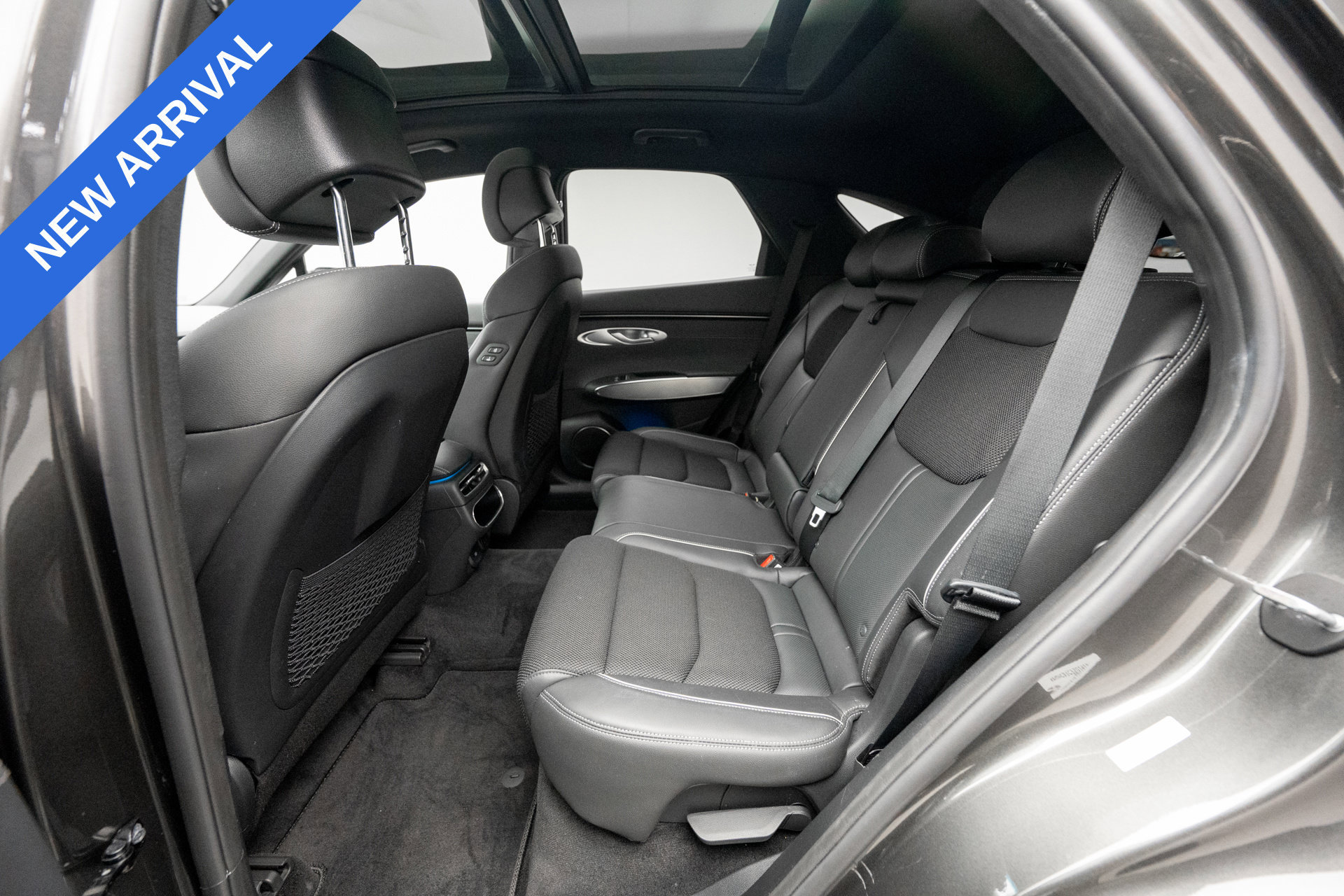 Used 2025 Genesis GV70 3.5T Sport AWD/4WD image 16