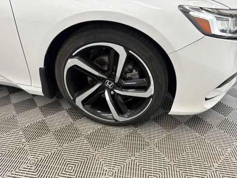 Used 2019 Honda Accord Sport image 13