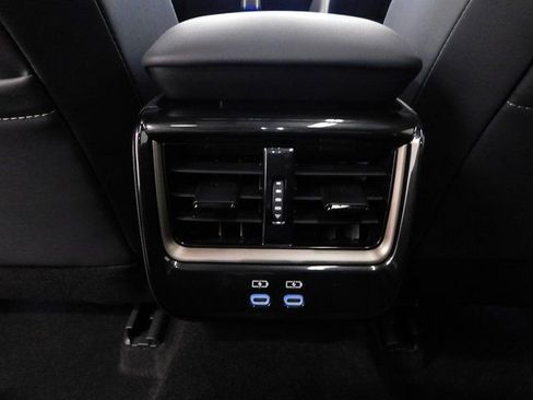 Used 2025 Toyota Crown Platinum image 31