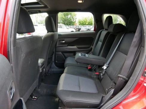Used 2018 Mitsubishi Outlander LE AWD/4WD image 11