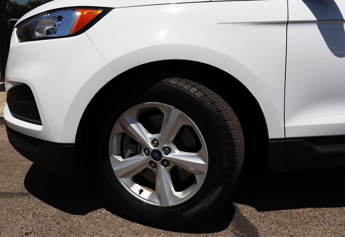Used 2021 Ford Edge SE FWD image 5
