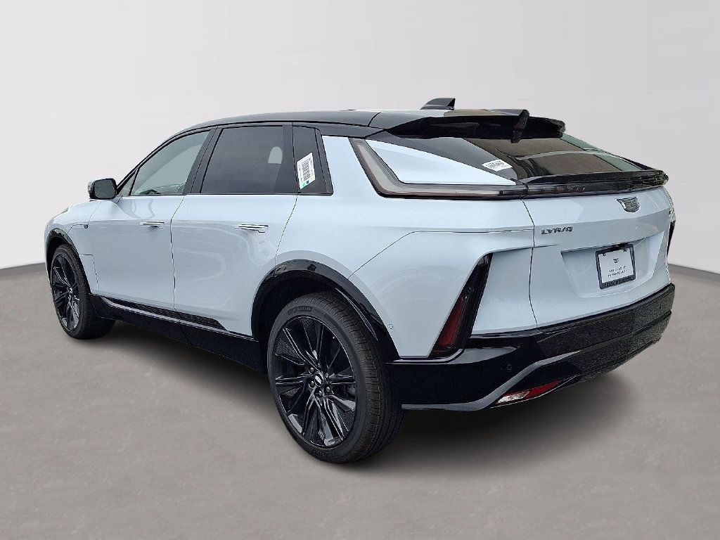 New 2027 Cadillac Lyriq Signature Sport w/ LPO, Floor Liner Package AWD/4WD image 3
