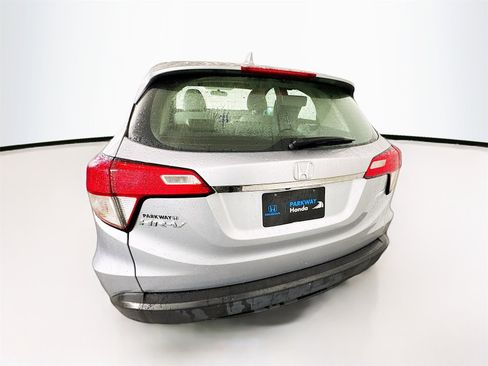 Used 2020 Honda HR-V LX image 6