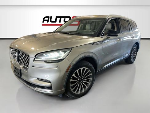 Used 2023 Lincoln Aviator Reserve w/ Equipment Group 201A AWD/4WD image 3