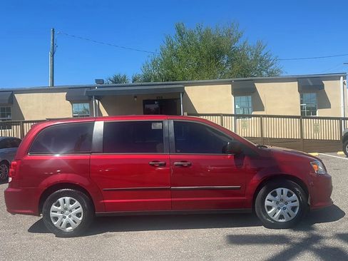 Used 2016 Dodge Grand Caravan American Value Package image 4