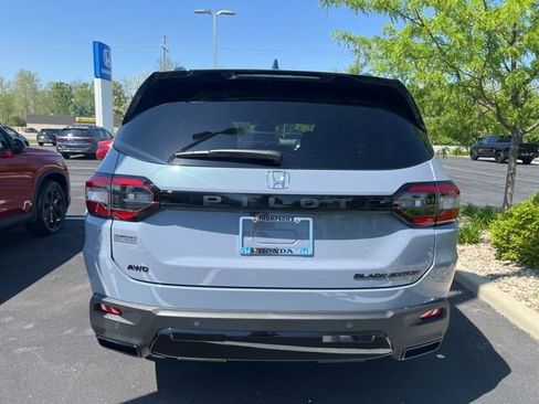 New 2026 Honda Pilot Black Edition image 6
