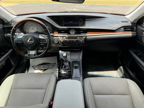 Used 2017 Lexus ES 350 w/ Premium Package FWD image 21