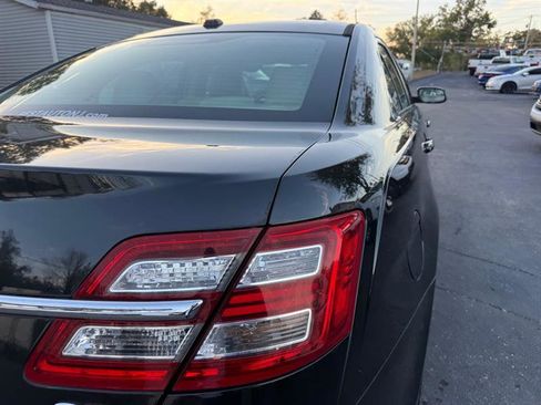 Used 2013 Ford Taurus SEL image 33