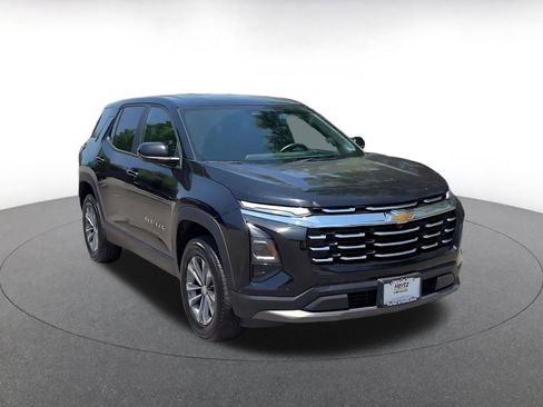 Used 2025 Chevrolet Equinox LT FWD image 3