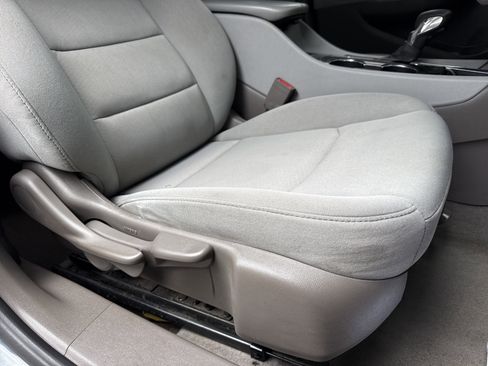 Used 2021 Chevrolet Malibu LT FWD image 21