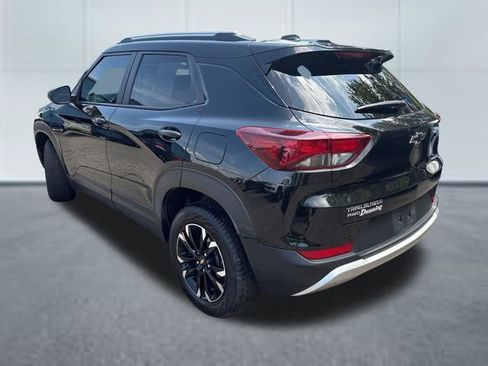 Used 2022 Chevrolet TrailBlazer LT AWD/4WD image 2