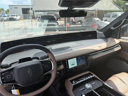 New 2026 Lincoln Navigator L Black Label image 17