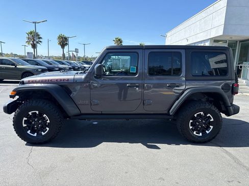 Certified 2025 Jeep Wrangler Unlimited Rubicon w/ Convenience Group AWD/4WD image 4