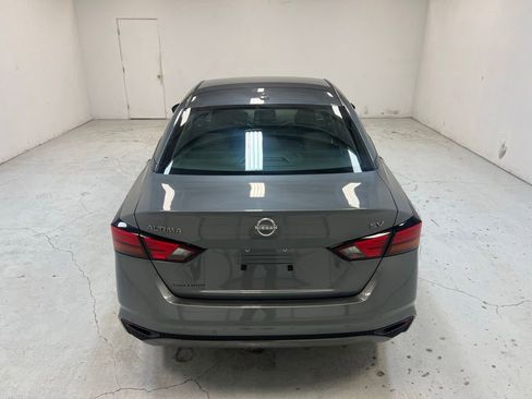 Used 2024 Nissan Altima 2.5 SV FWD image 4