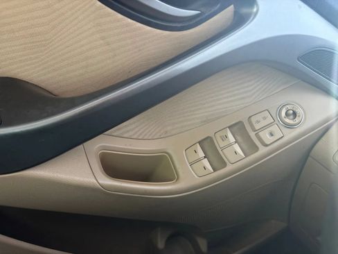 Used 2013 Hyundai Elantra GLS w/ Preferred Pkg FWD image 17