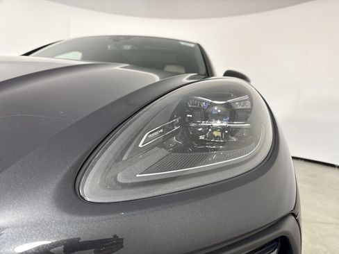 Certified 2024 Porsche Macan Turbo AWD/4WD image 11