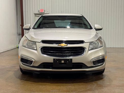 Used 2016 Chevrolet Cruze LT FWD image 2