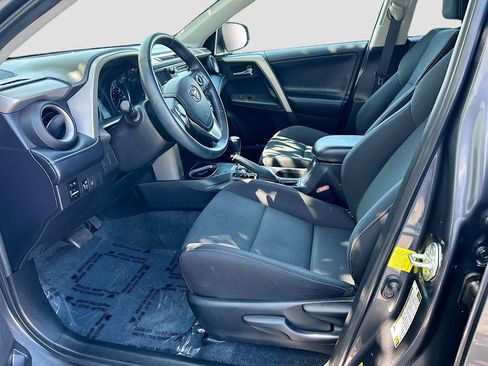 Used 2017 Toyota RAV4 XLE w/ Plus Extra Value Package FWD image 19