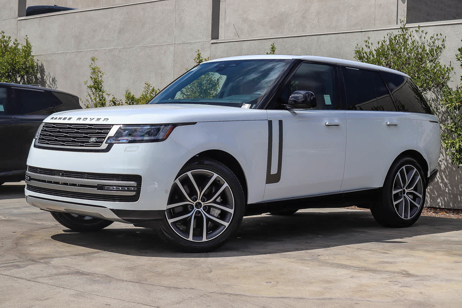Certified 2026 Land Rover Range Rover SE AWD/4WD image 1