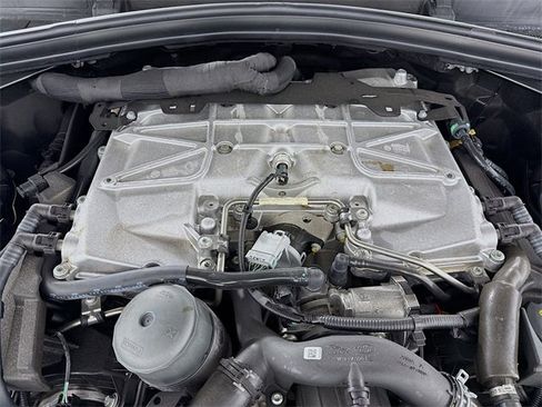 Used 2024 Jaguar F-PACE SVR image 32