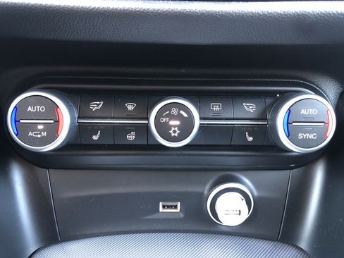 Used 2018 Alfa Romeo Stelvio Sport w/ Quick Order Package 22J Sport image 29