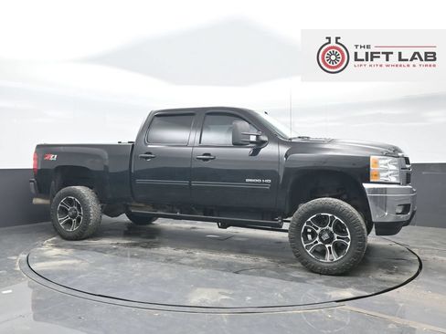 Used 2012 Chevrolet Silverado 2500 LTZ w/ Suspension Package, Off-Road AWD/4WD image 9