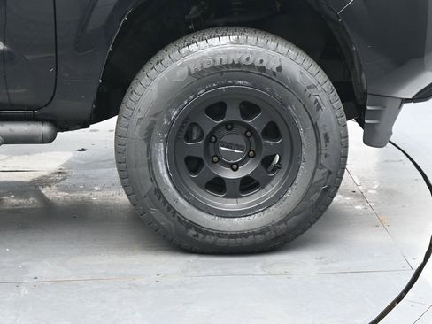 Used 2023 Toyota Tacoma SR AWD/4WD image 11