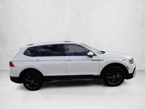 Used 2022 Volkswagen Tiguan SE AWD/4WD image 5