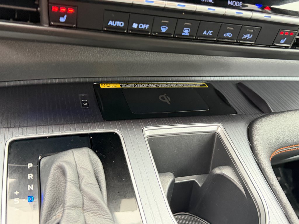 Used 2023 Toyota Sienna XSE w/ XSE Plus Package FWD image 24