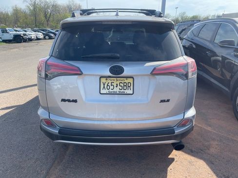 Used 2018 Toyota RAV4 XLE image 5