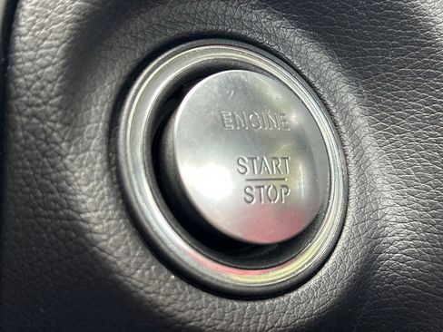 Used 2016 Mercedes-Benz SLK 300 image 24