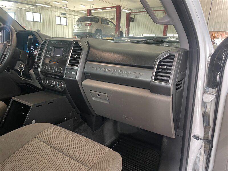 Used 2017 Ford F250 XLT AWD/4WD image 19