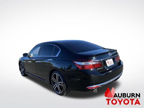Used 2017 Honda Accord Sport image 5