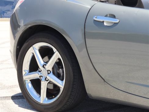 Used 2007 Saturn Sky RWD image 4