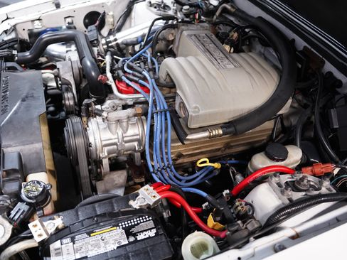 Used 1993 Ford Mustang GT RWD image 26