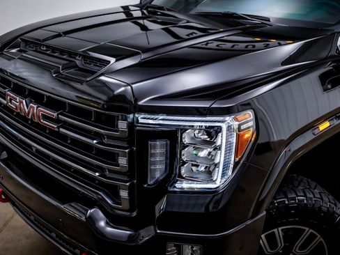 Used 2021 GMC Sierra 2500 AT4 w/ AT4 Premium Plus Package AWD/4WD image 33