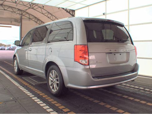 Used 2019 Dodge Grand Caravan SXT w/ Rear Park Assist Package image 9