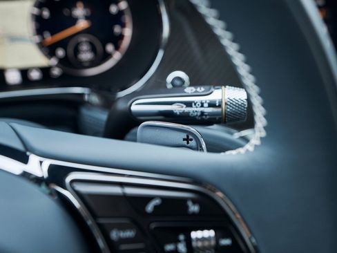 Used 2023 Bentley Continental GT Azure image 52