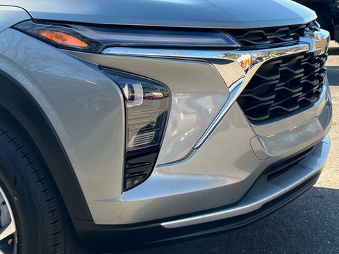 Used 2024 Chevrolet Trax LT image 8