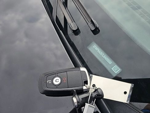 Used 2020 Ford Edge SEL w/ Cold Weather Package image 37